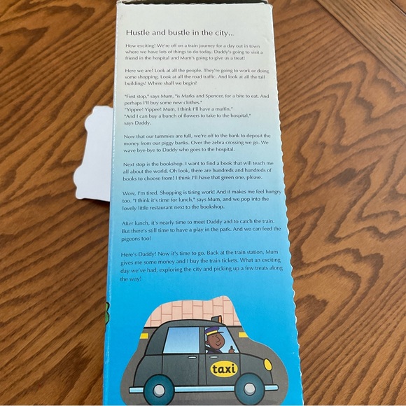 Marks & Spencer Build a City Puzzle - Picture 3 of 5